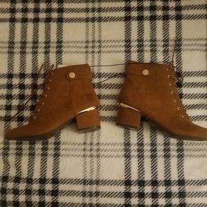 Liz Claiborne brown booties
